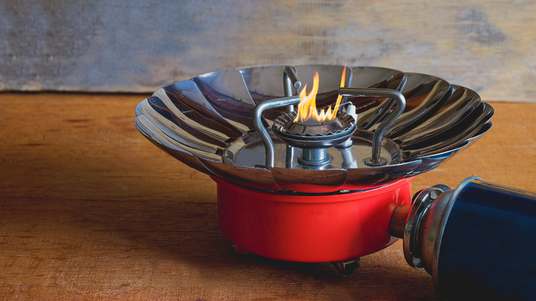 Gas powered portable stove