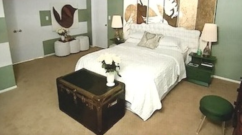 Cool vintage green bedroom