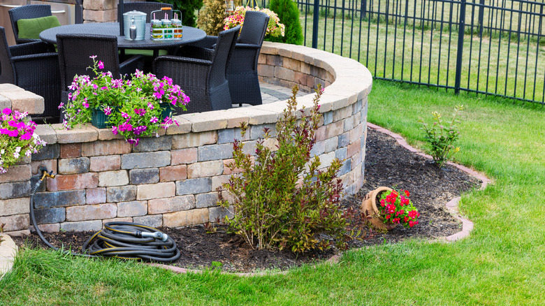 Paver wall with table