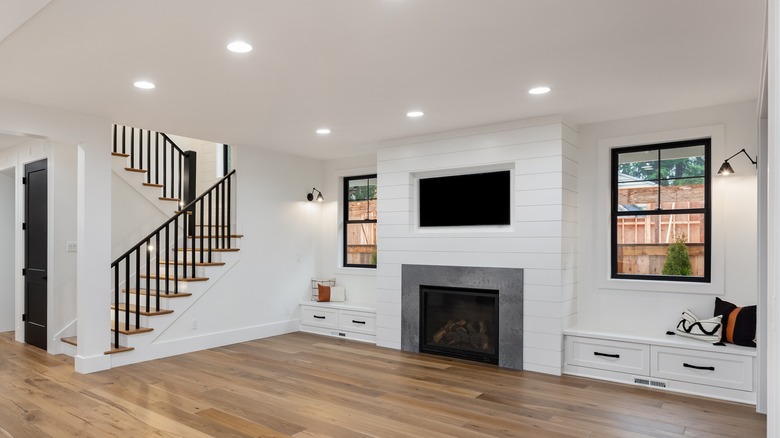 Living room with can lights