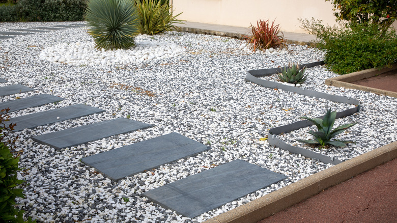 Mixed gray and white gravel in outdoor space