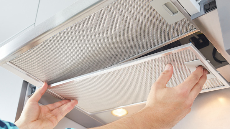 How to clean your kitchen extractor fan filter