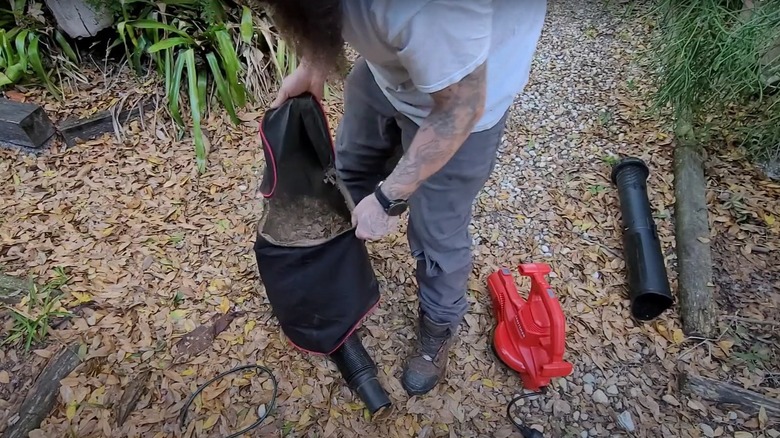 emptying leaf bag Craftsman vacuum