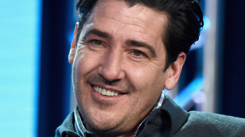 jonathan knight smiling