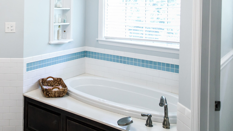 1950's style bathroom with jacuzzi tub