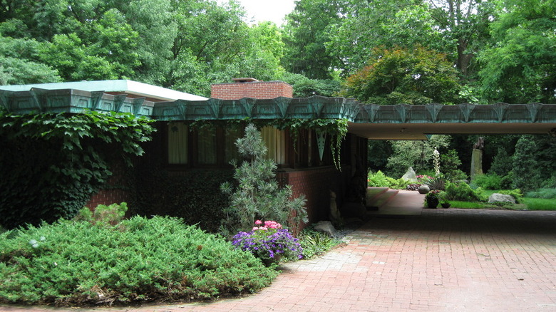 SAMARA house garden and greenery