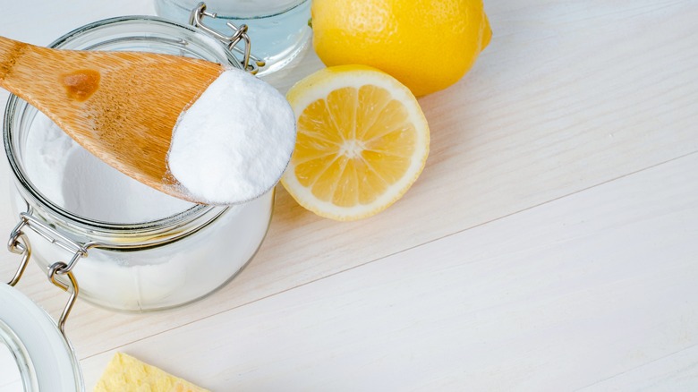 Baking soda and lemon 