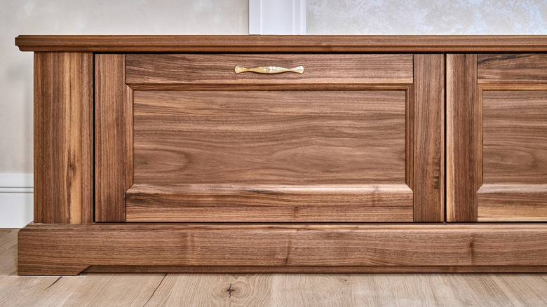 A veneer entertainment center