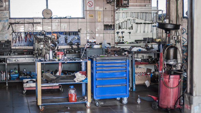 Mechanic tool sets in garage