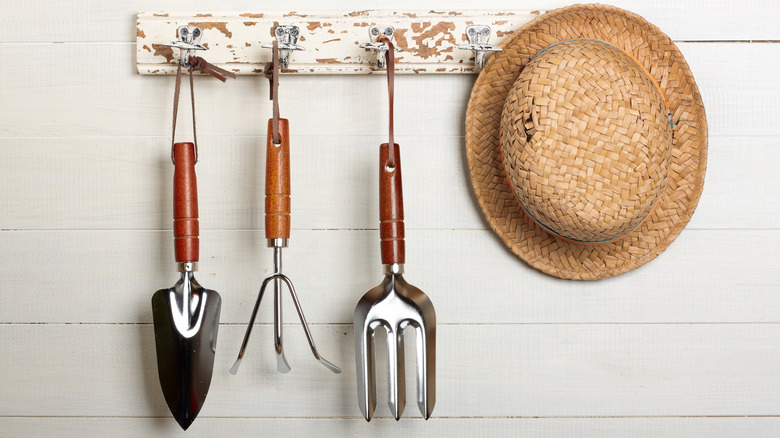 Hanging garden tools