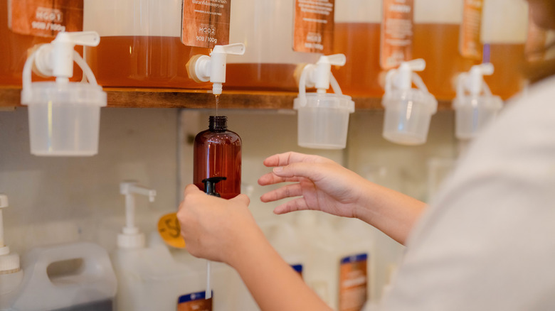 low-waste detergent refill station