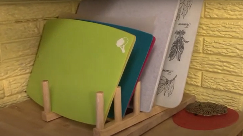 chopping board organizer