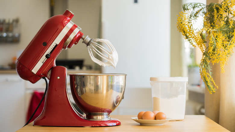 kitchen stand mixer