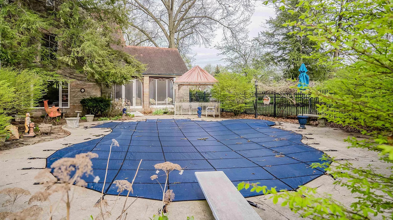 covered pool in Indiana 