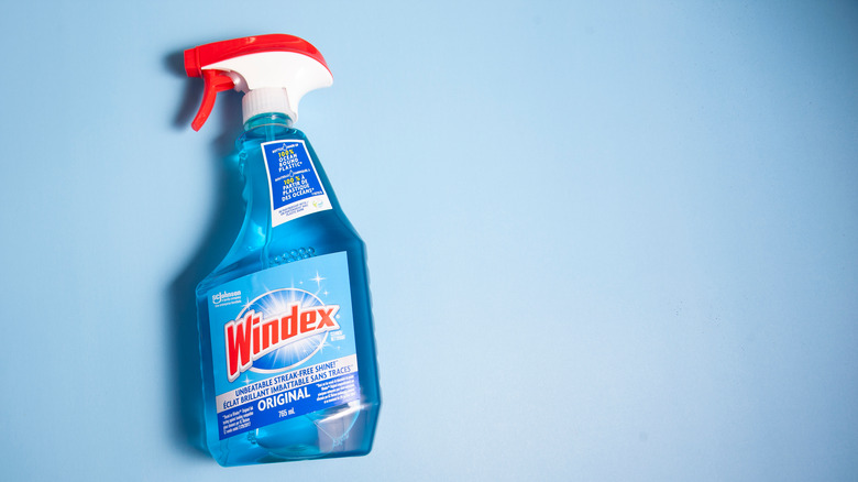 windex spray cleaner