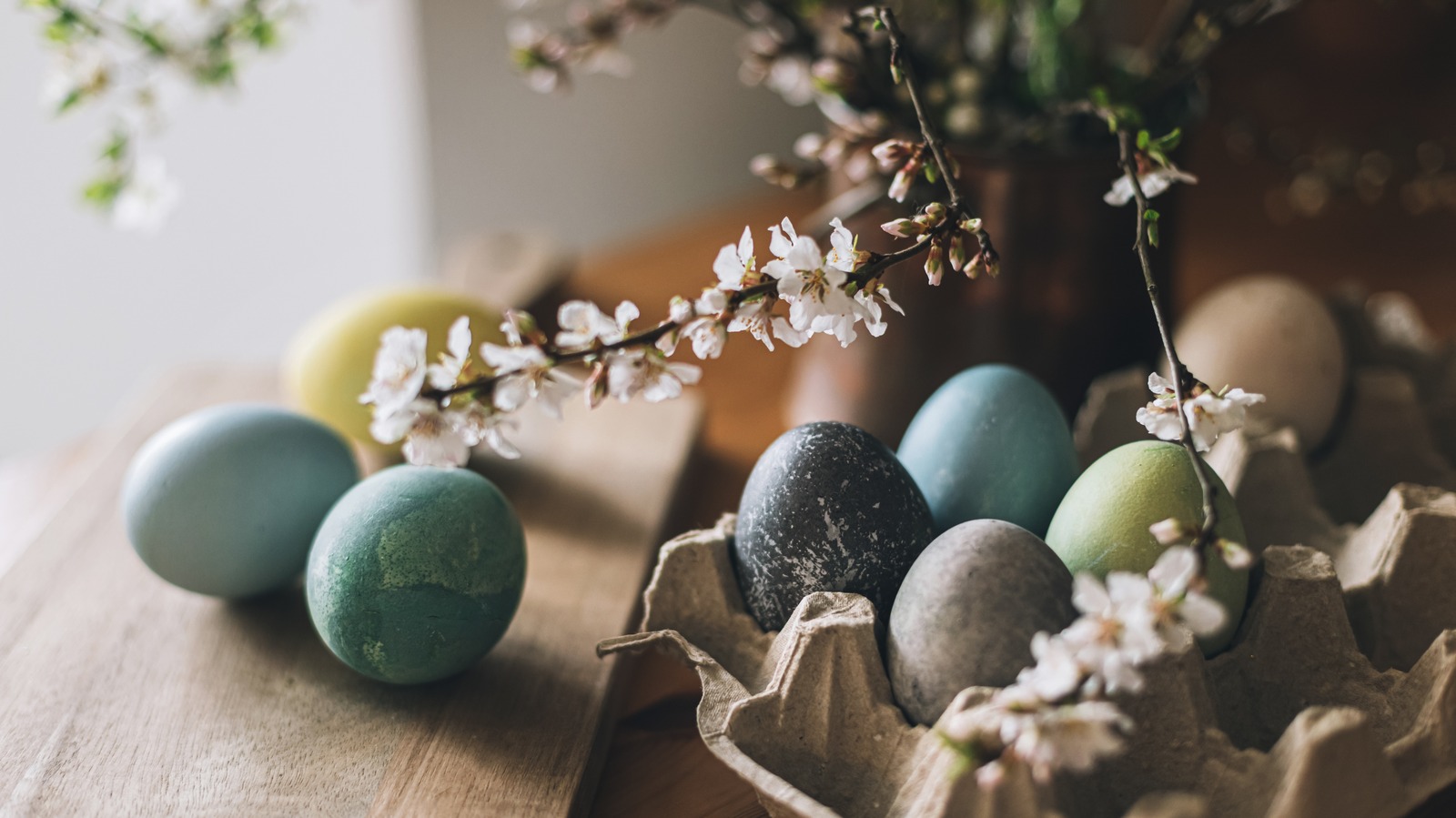 Get Your Front Porch Ready For Spring With This Gorgeous Easter Decor Idea