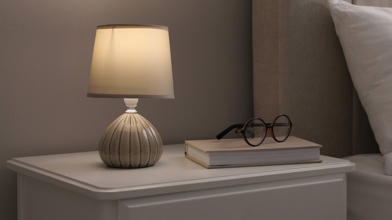 Give Any Ugly Lamp A Stunning Makeover With Ordinary Cinnamon