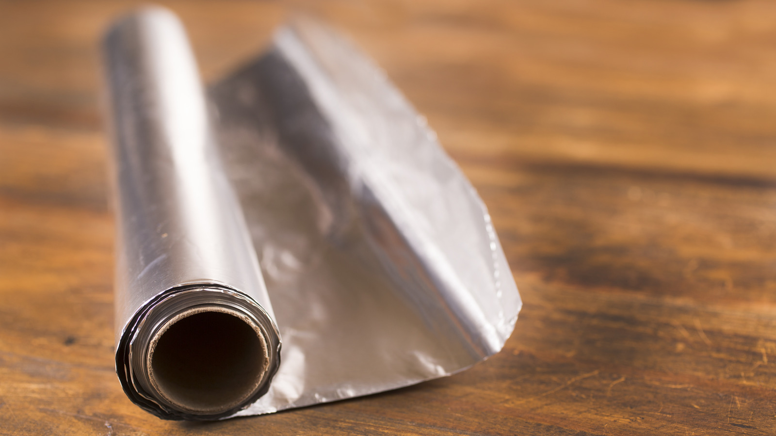 Why Aluminum Foil Is Shiny on One Side