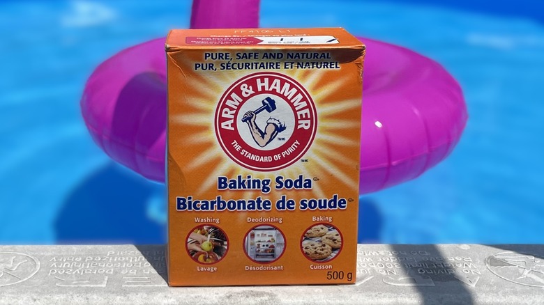 Baking soda box on pool ladder