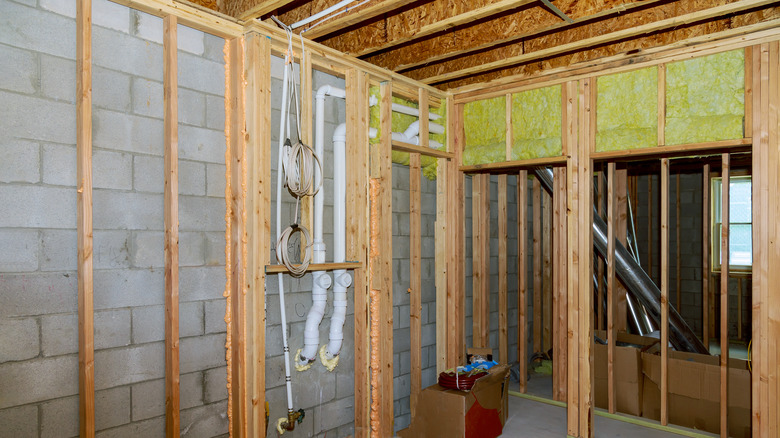 Framing around existing plumbing