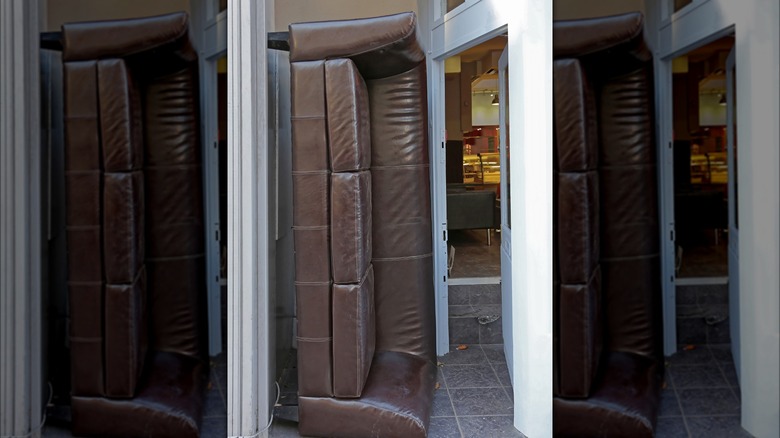 Vertical couch outside door