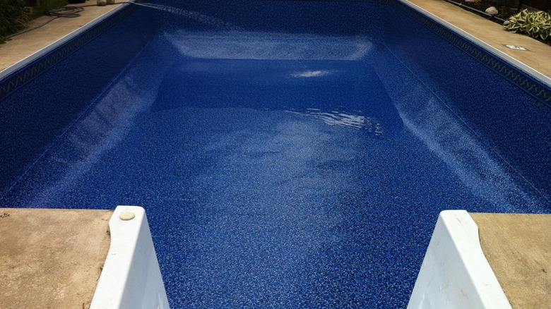 vinyl liner in inground pool