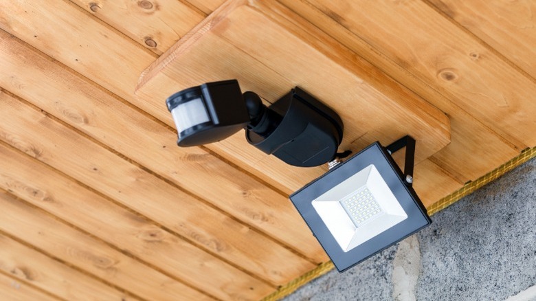 Outdoor motion sensor light with camera 