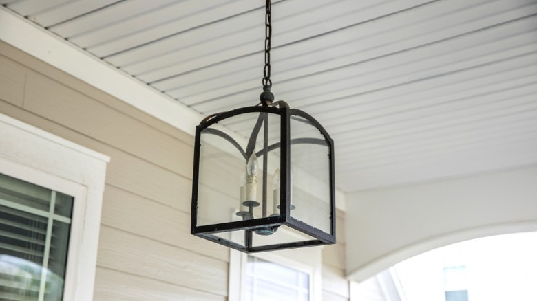 Outdoor porch light fixture 