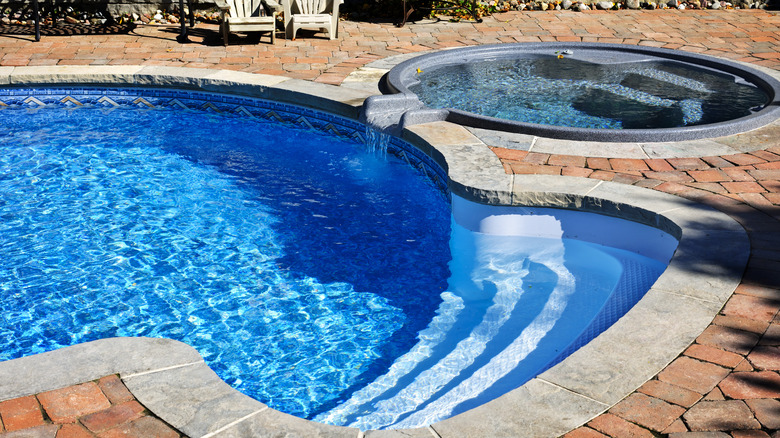 Inground pool water feature