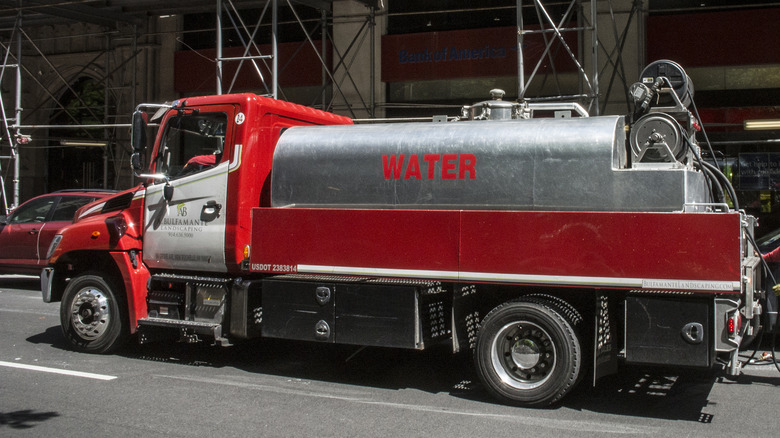 Water delivery truck