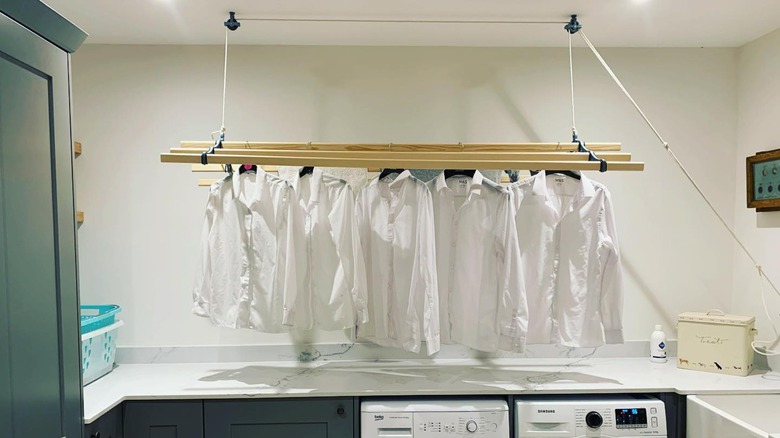 Ceiling drying rack