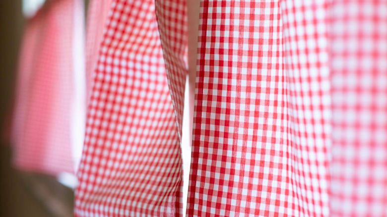 checkered kitchen curtains