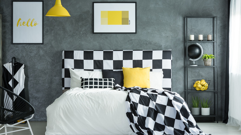 checkered bedlinen