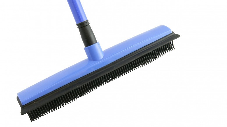 Electrostatic broom