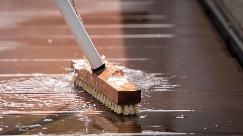 Cleaning a wooden deck 