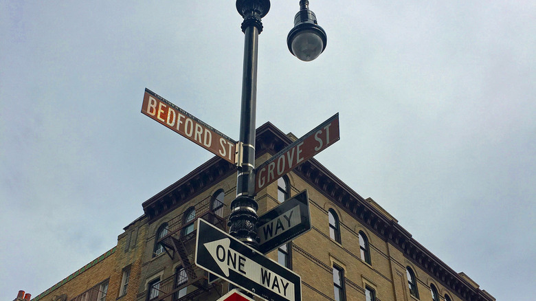 Bedford and Grove street signs