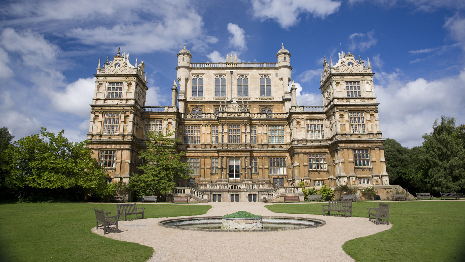 Here s Where You Can Visit Wayne Manor From The Dark Knight Rises