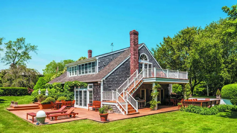 Drew Barrymore's Hamptons farmhouse 