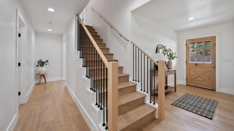 Entryway with recessed lights