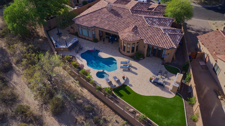 bird's-eye view of backyard