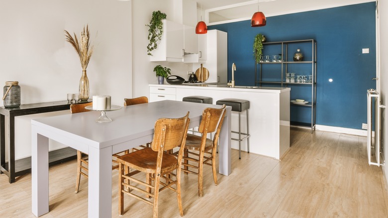 Blue accent wall in kitchen