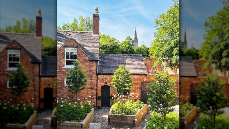 Courtyard and manor