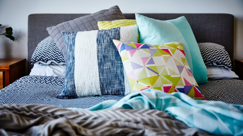 throw pillows with mixed patterns