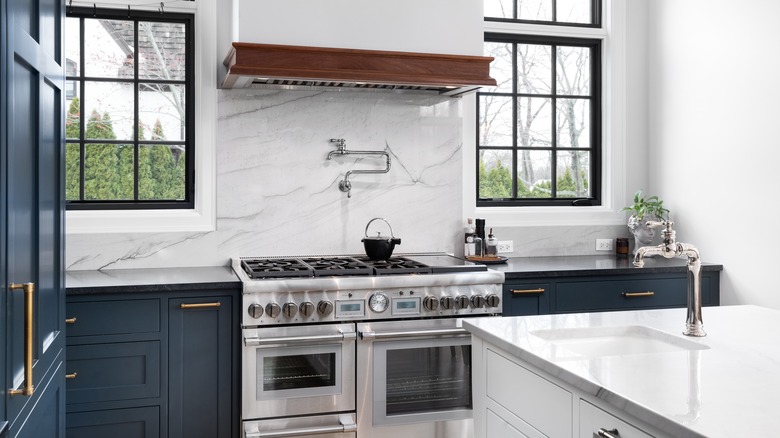 Kitchen with marble backsplash