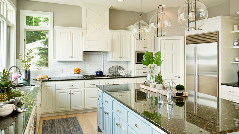 White kitchen cabinets