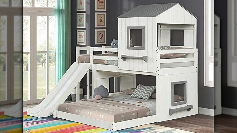 white treehouse bunk bed design