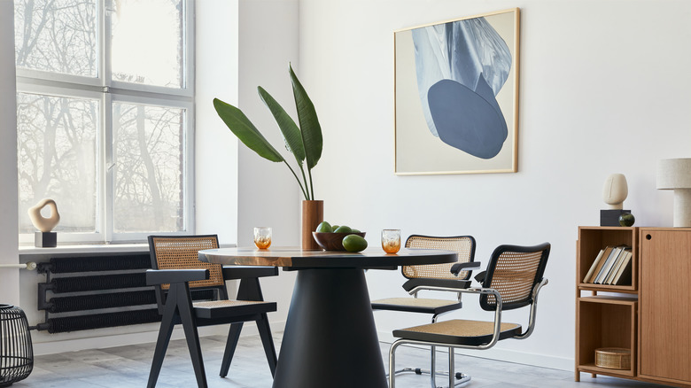 a minimally decorated dining nook