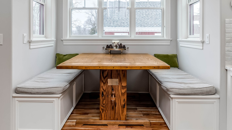 Eat-in kitchen nook