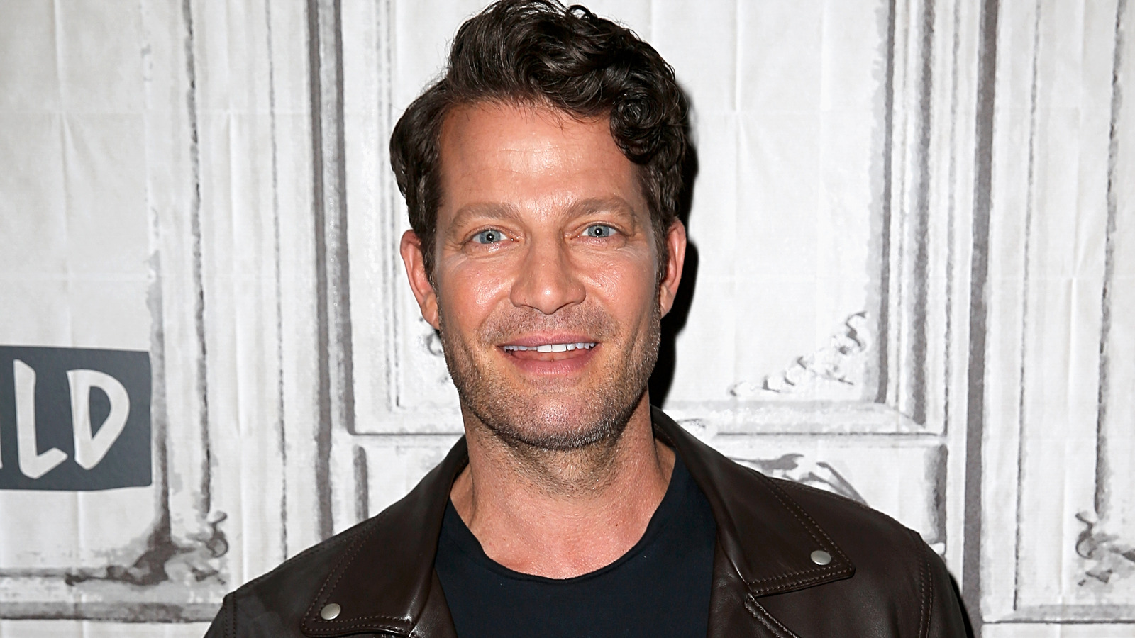 HGTV s Nate Berkus Shows You The Best Ways To Style A Throw Blanket