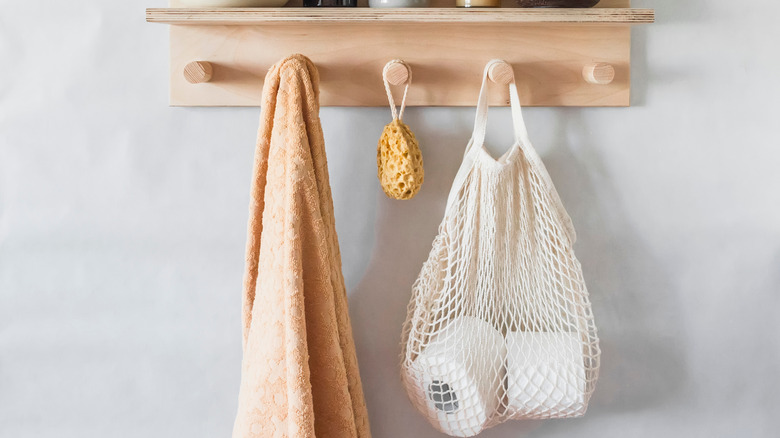 Bathroom storage shelf